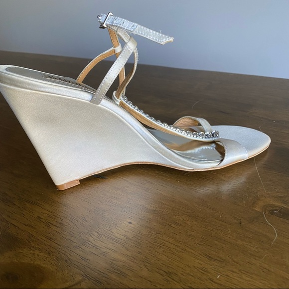 Badgely Mischka Wedding Bridal Shoe 8M Satin - Picture 6 of 8